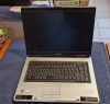 Toshiba L40-12X laptop komplett akku nincs !